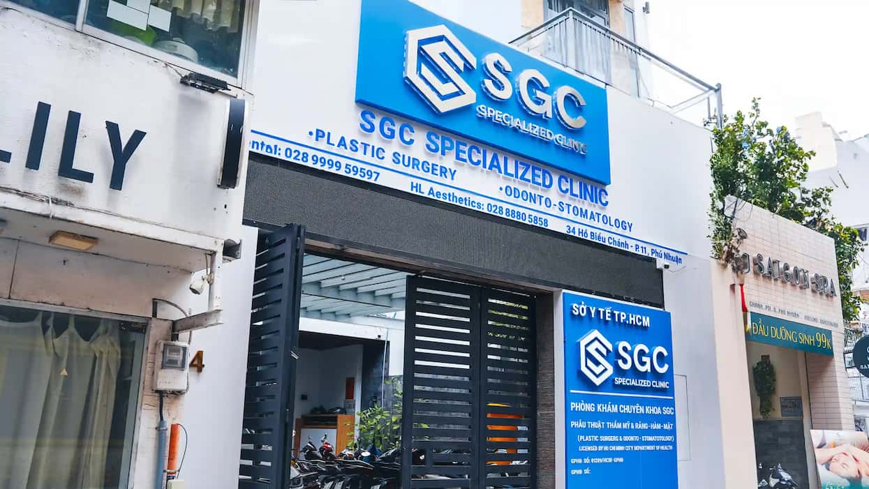 Hình: nha khoa SGC Dental trồng răng implant